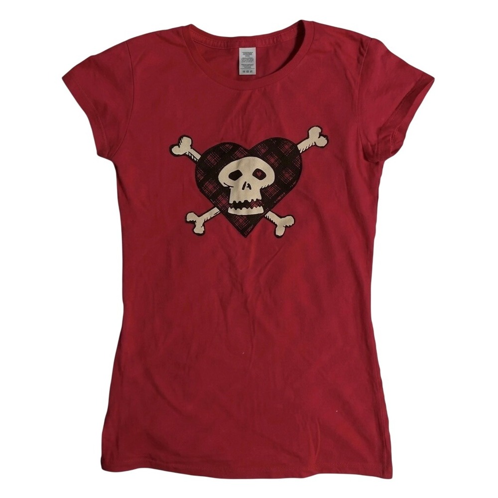 Red Skull Crossbones Plaid Heart Graphic Tee Short Sleeve Punk Rock Top - Picture 1 of 3